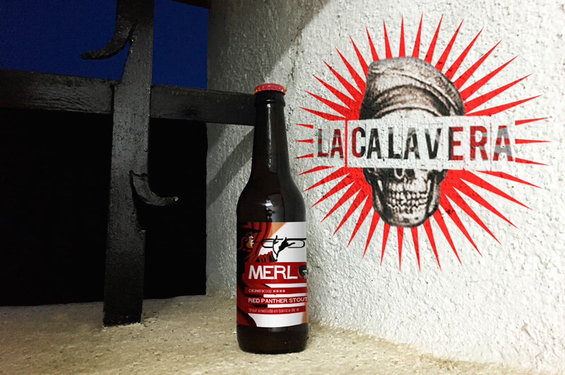 Free Realistic Beer Mockups Preview 04